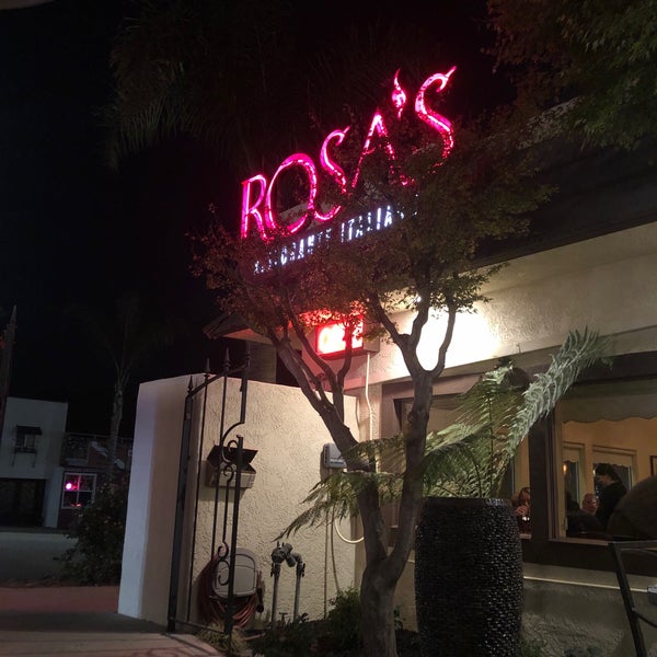 Foto diambil di Rosa&#39;s Italian Restaurant oleh Clotilde G. pada 11/18/2018
