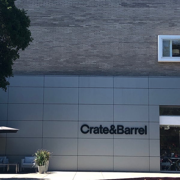 Photo taken at Crate &amp; Barrel by Clotilde G. on 6/20/2019