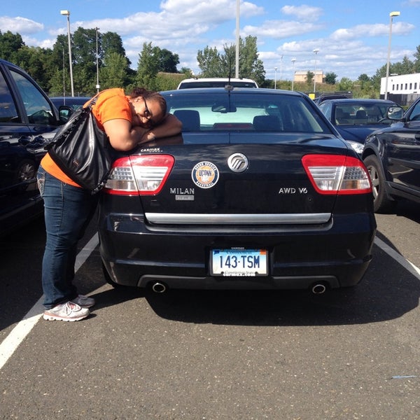 CarMax North Meadows 89 Weston St.