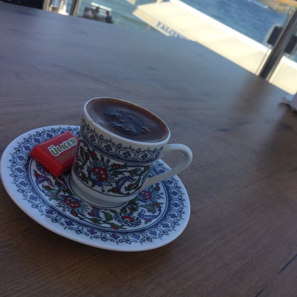 Photo prise au Yalçınkaya Cafe &amp; Restaurant par 🍁AHLZ🍓 le5/15/2018
