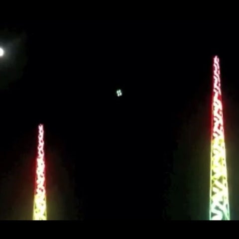 Photo taken at Slingshot and Vomatron by Isaac Newton S. on 12/17/2012