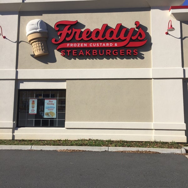 1/2/2016에 Cadon님이 Freddy&#39;s Frozen Custard &amp; Steakburgers에서 찍은 사진