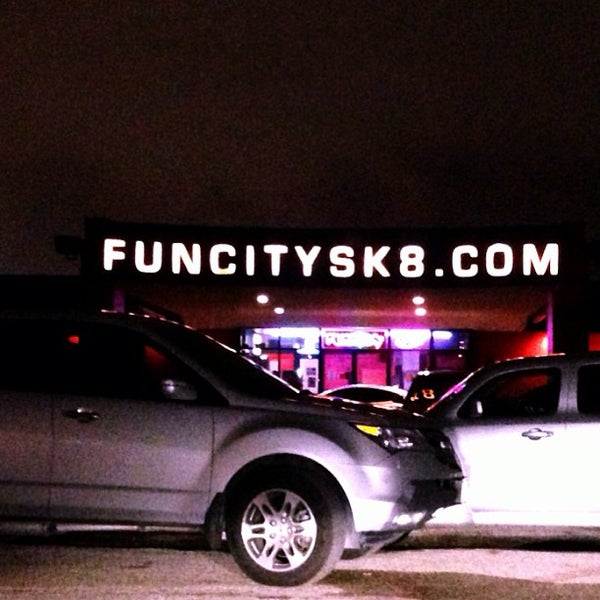 Das Foto wurde bei Funcity Sk8 &amp; Play von Funcity S. am 1/13/2013 aufgenommen