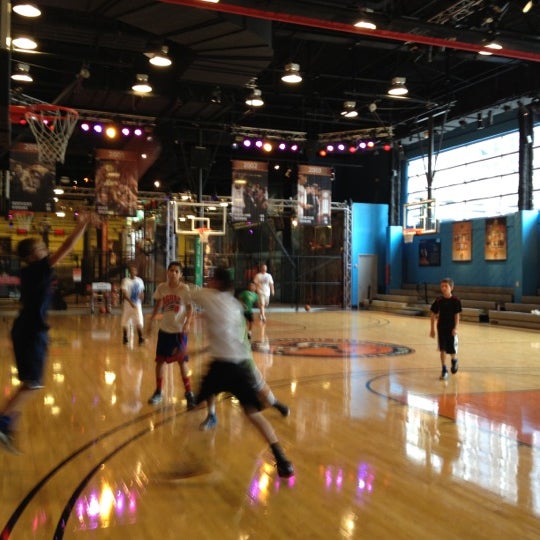 Photo taken at The College Basketball Experience by Mr. E. on 10/19/2012