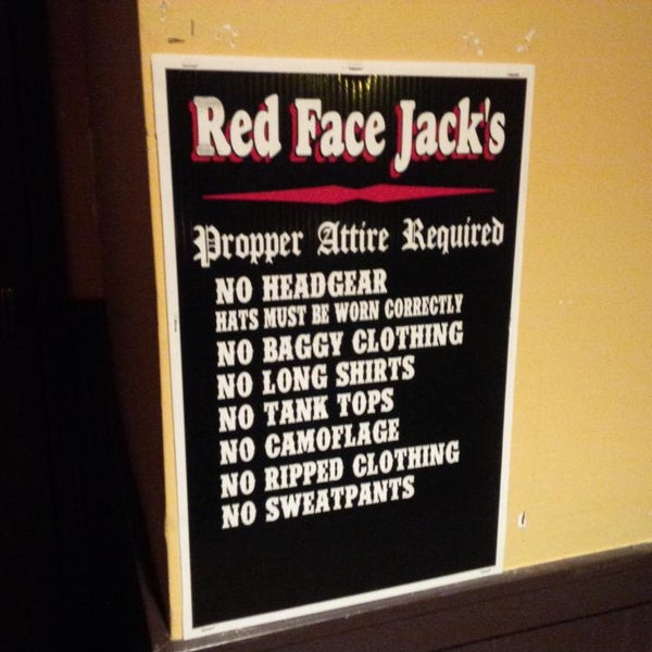 รูปภาพถ่ายที่ Red Faced Jacks โดย Derek S. เมื่อ 4/16/2014