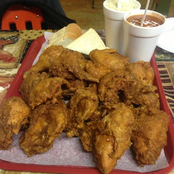 Жареный гусь. Fried chicken wings. Жареный гусь. World famous fries. Чикен гусь.