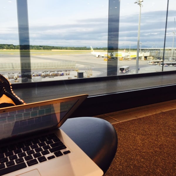 6/24/2015にAnna B.がAustrian Airlines Business Lounge | Non-Schengen Areaで撮った写真