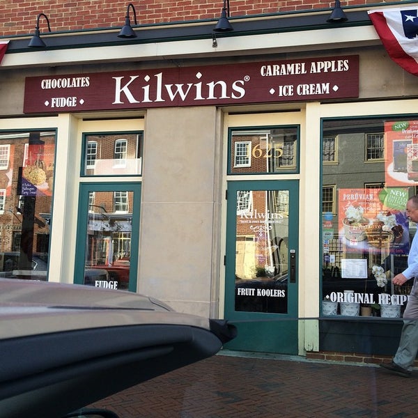 รูปภาพถ่ายที่ Kilwins Chocolates &amp; Ice Cream โดย WineCountryMuse เมื่อ 9/15/2014