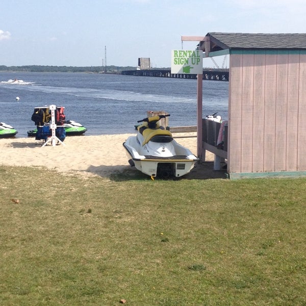 Beesleys Point Beach in Beesleys point