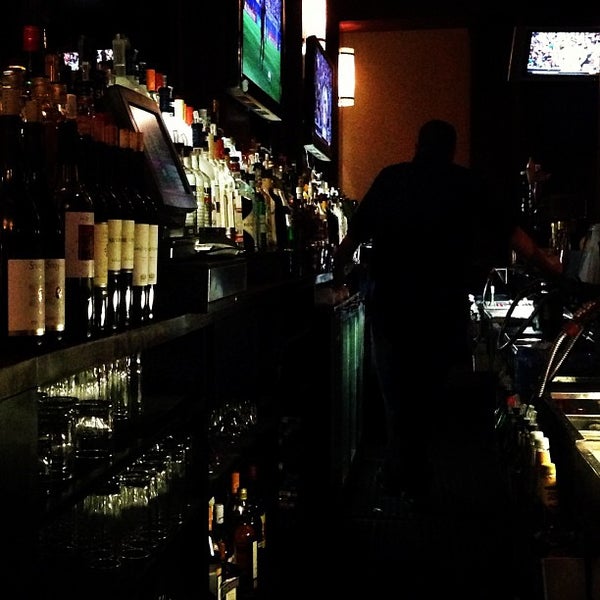 Foto tirada no(a) Brendan&#39;s Bar &amp; Grill por Charlie F. em 7/29/2013