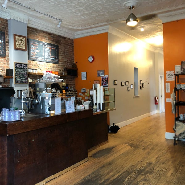 Photo taken at Café Grumpy by grow_be on 5/5/2019
