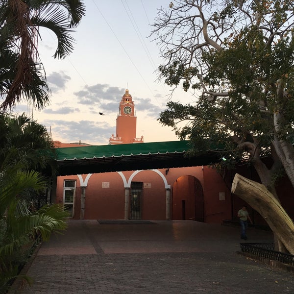 Foto tomada en Palacio Municipal de Mérida  por Carlos L. el 3/30/2017