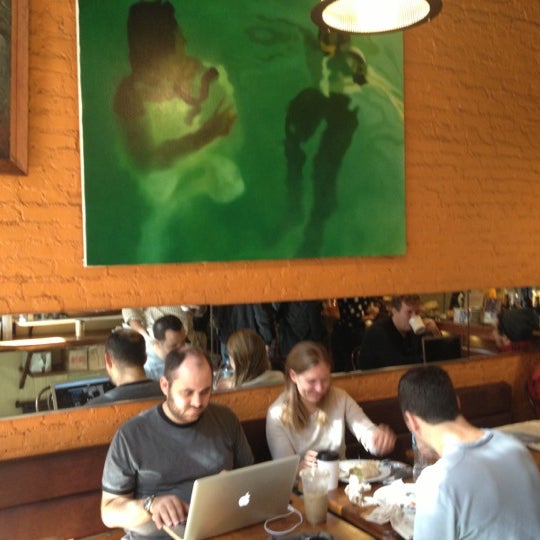 10/20/2012にEmil H.が11th Street Cafeで撮った写真