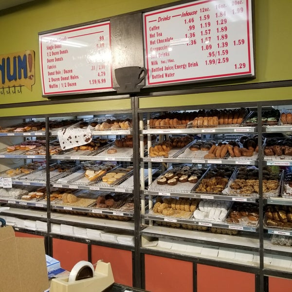 Photo taken at Sweetwater&#39;s Donut Mill by Shawn M. on 11/4/2017