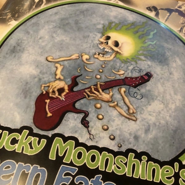 Foto tirada no(a) Bucky Moonshine&#39;s por Dustin F. em 12/11/2018