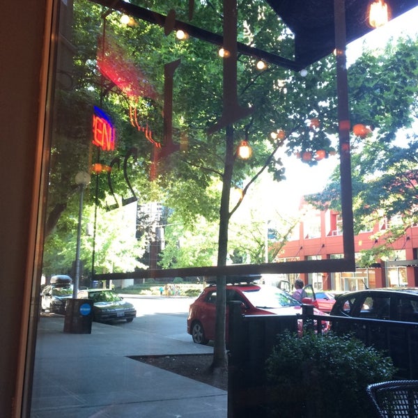 Photo taken at Ti 22 Restaurant by Cheryl R. on 8/4/2014