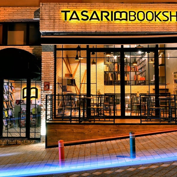 Снимок сделан в Tasarım Bookshop Cafe пользователем Tasarım Bookshop Cafe 2/8/2016
