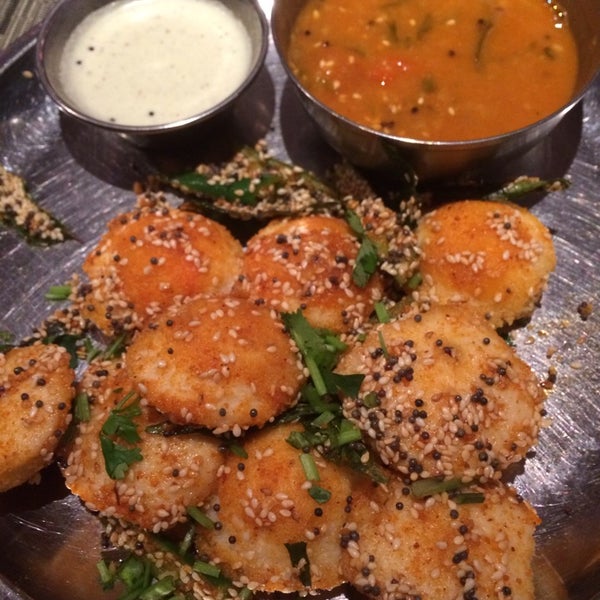 Foto tomada en Pongal Kosher South Indian Vegetarian Restaurant  por Srinivas G. el 1/5/2014