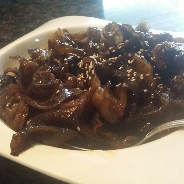 Brave it and try the black fungus in vinegar. It was so good!