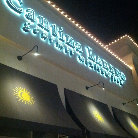 Photo prise au Cantina Laredo par Abe S. le12/18/2012