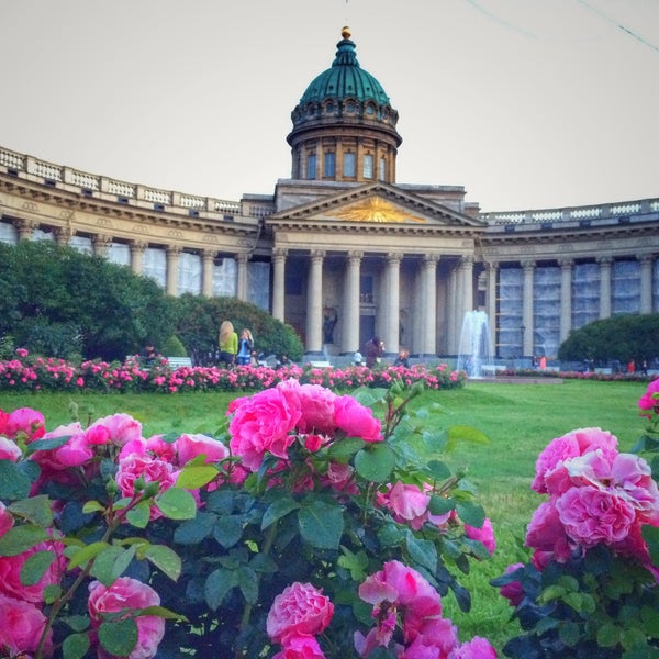 7/13/2015 tarihinde Maria S.ziyaretçi tarafından Nevsky Prospect'de çekilen fotoğraf