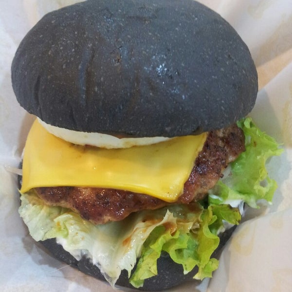 6/24/2013에 Kelvin T.님이 Stacks Burger에서 찍은 사진
