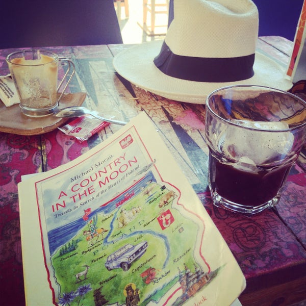 รูปภาพถ่ายที่ Café con Libros โดย Peter เมื่อ 9/12/2013