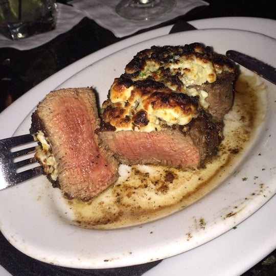 Photo taken at Ruth&#39;s Chris Steak House - Columbia by Filip R. on 12/1/2014