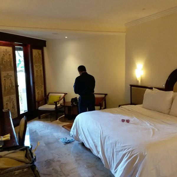รูปภาพถ่ายที่ Discovery Kartika Plaza Hotel โดย baksh_rini . เมื่อ 3/11/2018