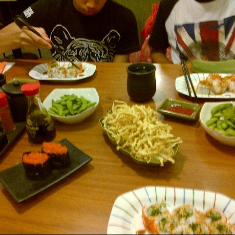 Foto diambil di Sushi Hana oleh baksh_rini . pada 4/20/2013