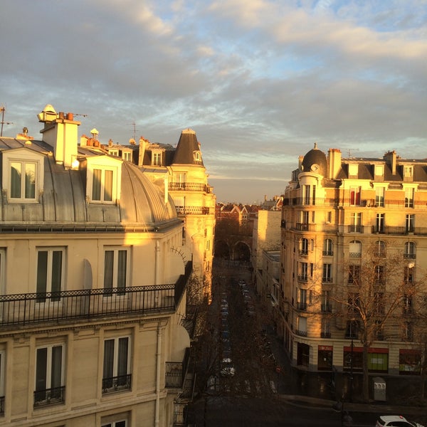 Снимок сделан в Hôtel Novotel Paris Gare de Lyon пользователем Stéphanie J. 12/24/2015