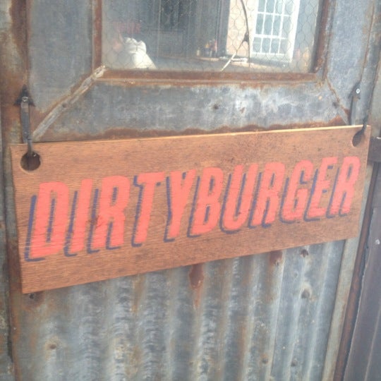 Foto scattata a Dirty Burger da Kosmas A. il 9/27/2012