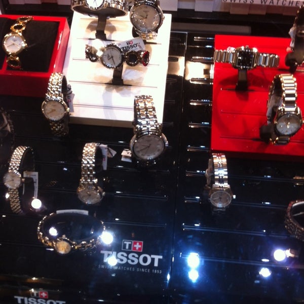 James & Sons Jewelry Store in Chicago