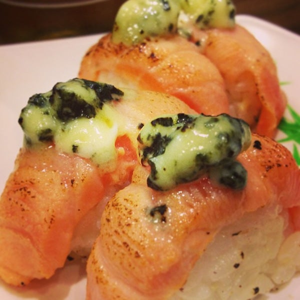 รูปภาพถ่ายที่ Sushi Seninha โดย eduardo h. เมื่อ 4/17/2013