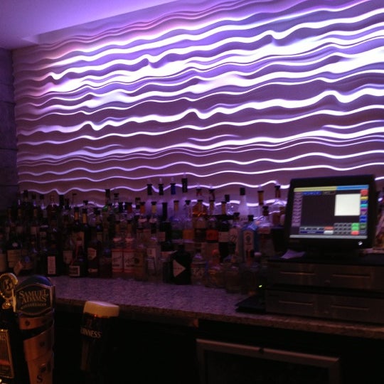 Das Foto wurde bei Char Steak &amp; Lounge von Tuxedo&#39;s K9 T. am 12/16/2012 aufgenommen