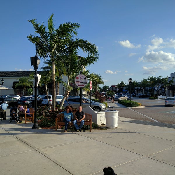 Fort Ft. Lauderdale Florida,Pembroke Pines,Shops At Pembroke Gardens mall, directory sign businesses,visitors travel traveling tour tourist tourism  lan Stock Photo - Alamy