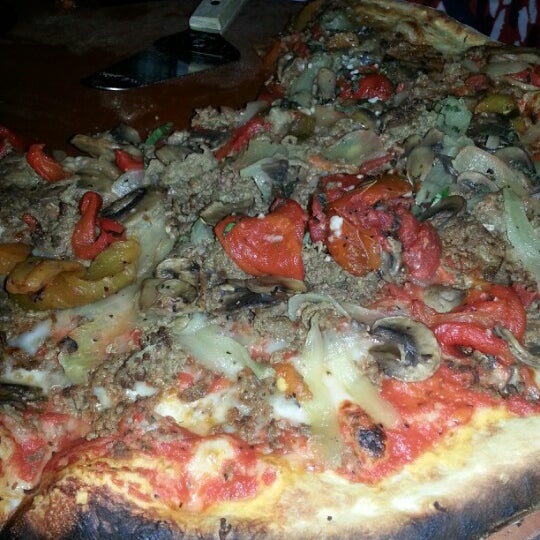 Das Foto wurde bei Colarusso&#39;s Coal Fired Pizza von Phillip L. am 9/28/2012 aufgenommen