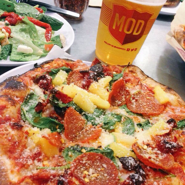 2/23/2016にCindyがMod Pizzaで撮った写真