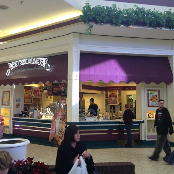 Dakota Square Mall 2400 10th St Sw