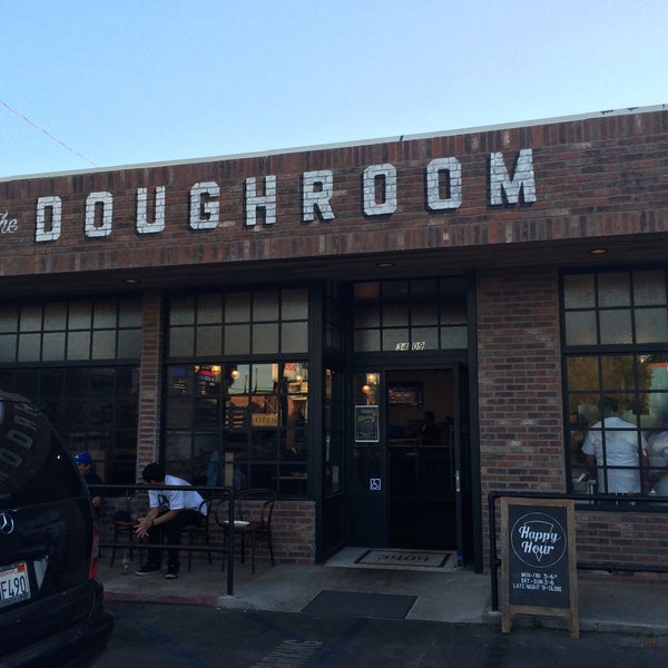 Foto tirada no(a) The Doughroom por Christina B. em 5/2/2015