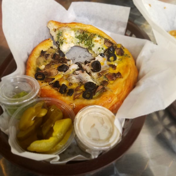 10/4/2018 tarihinde Meghan M.ziyaretçi tarafından Frena Bakery and Cafe'de çekilen fotoğraf