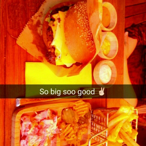 Foto tomada en So Big Burger  por Duygu D. el 1/8/2017