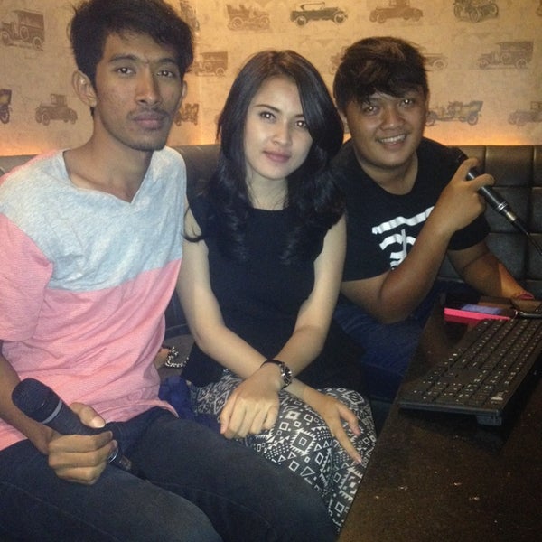 Full Moon Ktv Cilandak 5 Pengunjung