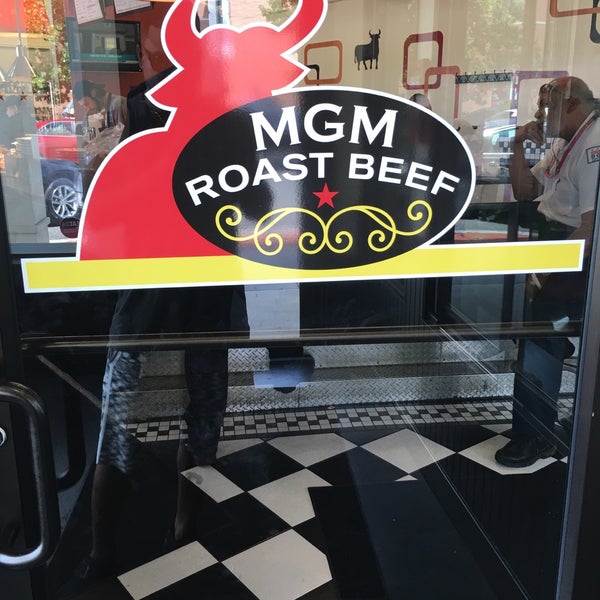 8/19/2016에 sneakerpimp님이 MGM Roast Beef에서 찍은 사진