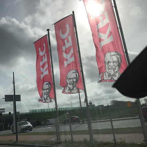 Снимок сделан в KFC пользователем Pieter C. 4/5/2017