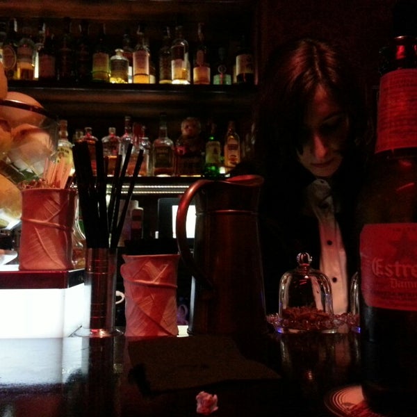Das Foto wurde bei Slow Barcelona Cocktails &amp; Boîte von Mony B. am 3/9/2014 aufgenommen