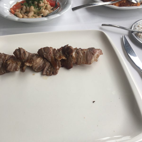 Foto tirada no(a) Değirmentepe Oltu Kebap por 🇹🇷 em 3/29/2022