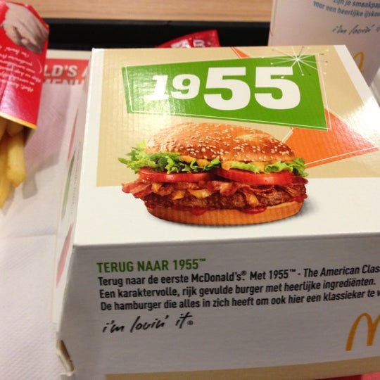 รูปภาพถ่ายที่ McDonald&#39;s โดย Richard D. เมื่อ 11/20/2012
