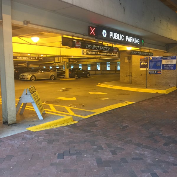Waverly Garage Parking In Bethesda