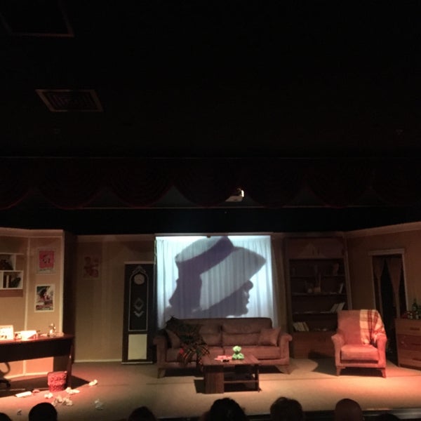 1/10/2018 tarihinde Merve A.ziyaretçi tarafından Sahne Tozu Tiyatrosu Fehmi İşgören Sahnesi'de çekilen fotoğraf
